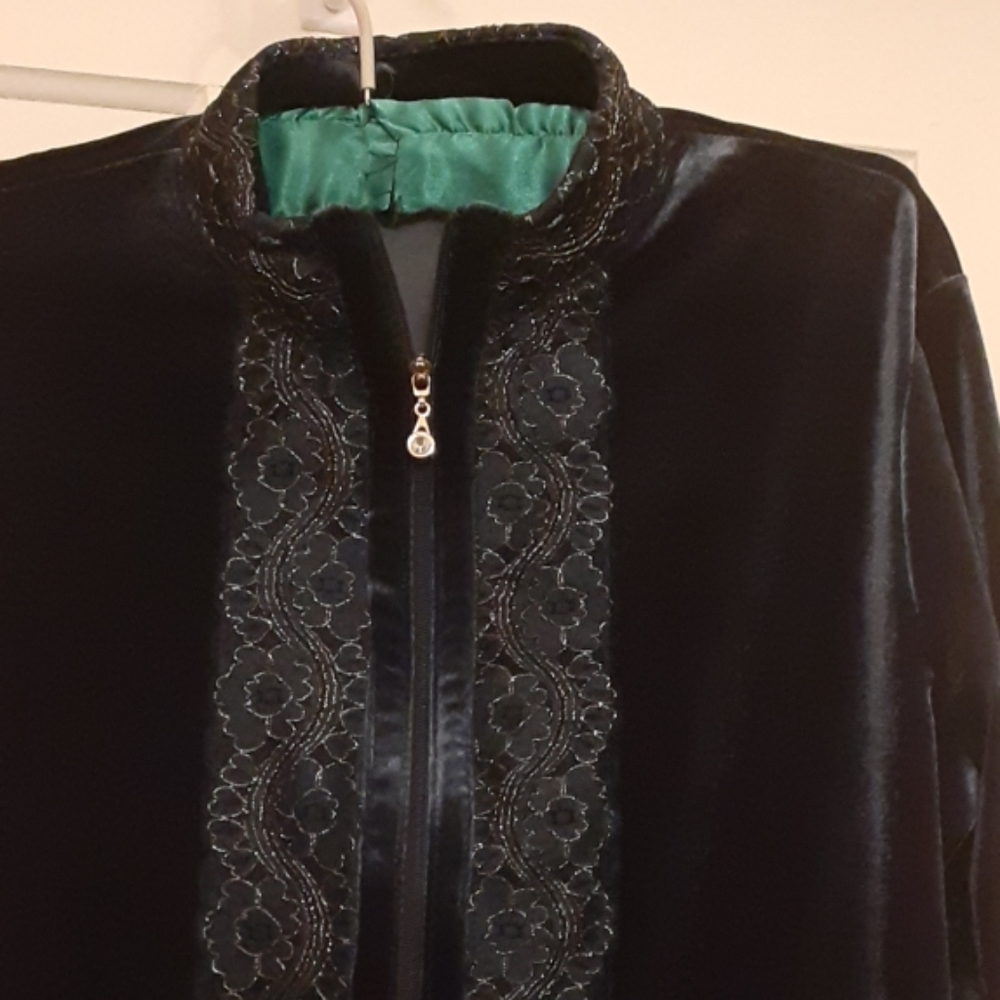 Unique Jaclyn Smith Green Jacket